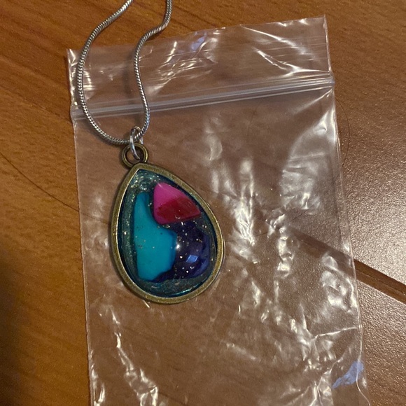 NECKLACES - Picture 9 of 10